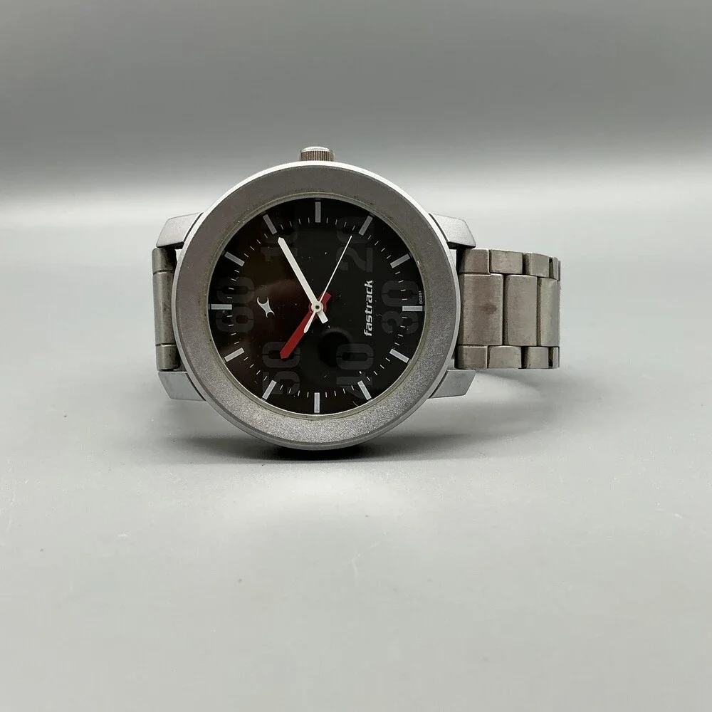 Fastrack Mens Watch 45mm Black Dial Silver Tone Sport 50M WR New Battery 7.25